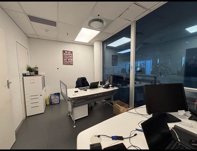 1,523M² OFFICE TO LET IN SOMERSET PARK