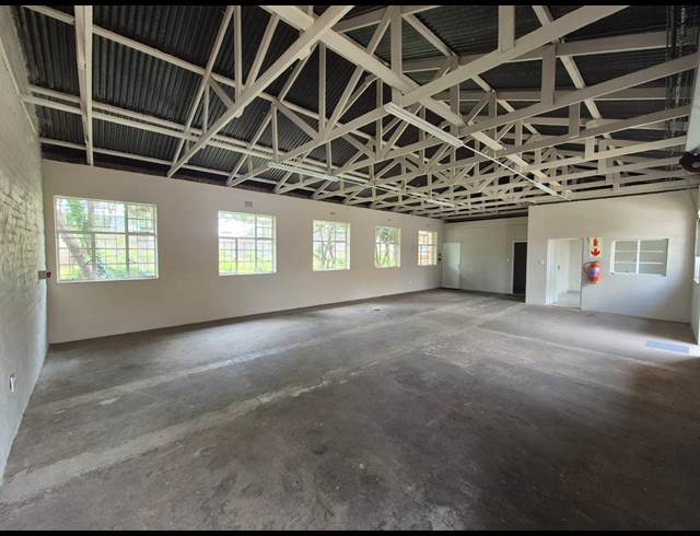 115M² WAREHOUSE RENTED IN WADEVILLE
