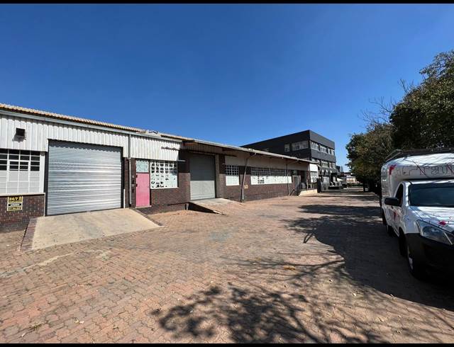 200M² WAREHOUSE TO LET IN KRAMERVILLE