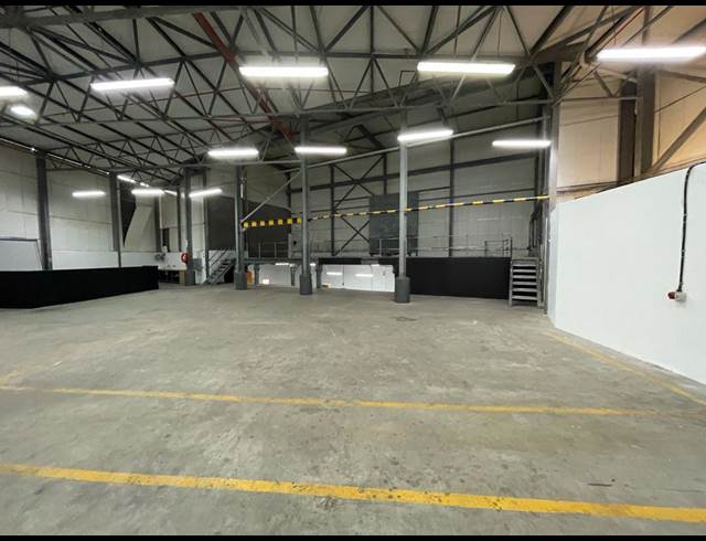 2,400M² WAREHOUSE TO LET IN NDABENI