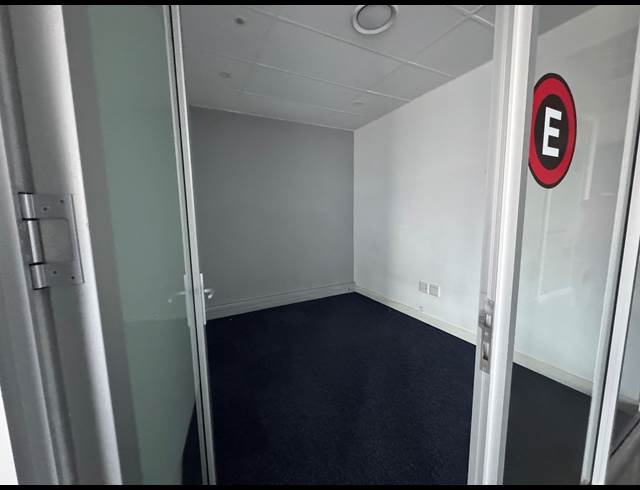 250M² WAREHOUSE TO LET IN WYNBERG