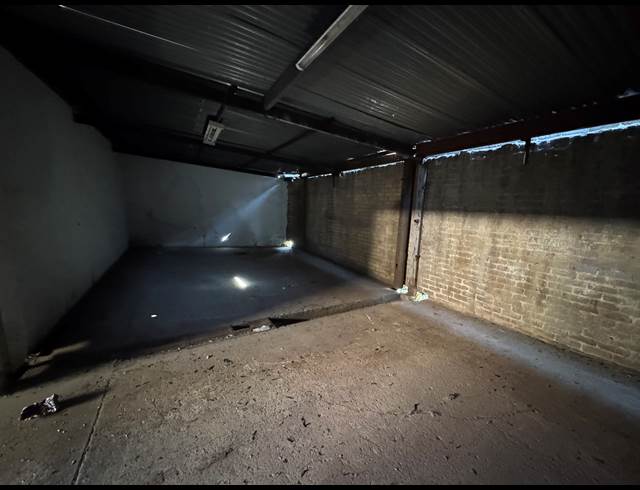 1,200M² WAREHOUSE TO LET IN ROODEPOORT CENTRAL