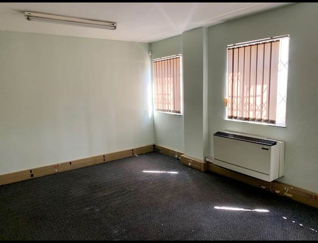 1,177M² OFFICE TO LET IN SPARTAN
