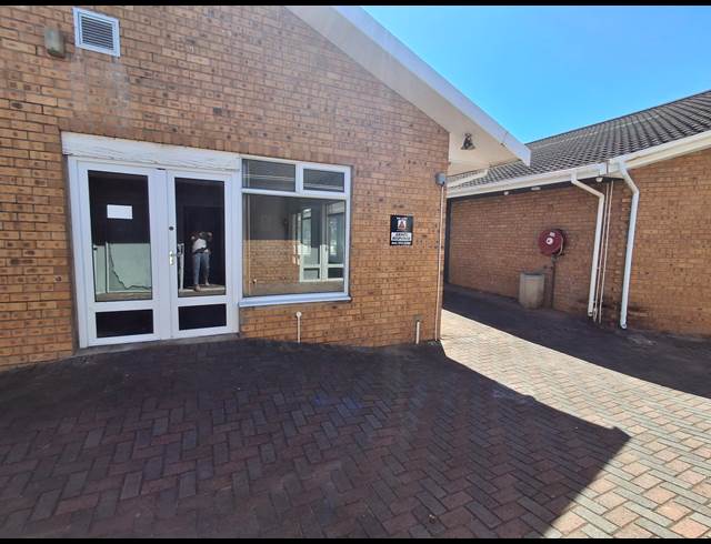 83.50M² OFFICE TO LET IN GONUBIE