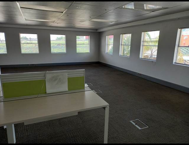 5,500M² WAREHOUSE TO LET IN POMONA