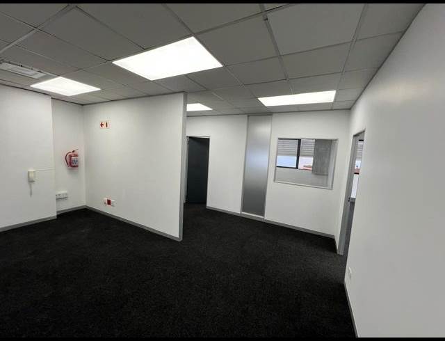 134.10M² OFFICE TO LET IN WESTVILLE