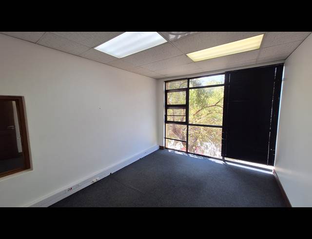 963M² WAREHOUSE TO LET IN NORTH RIDING