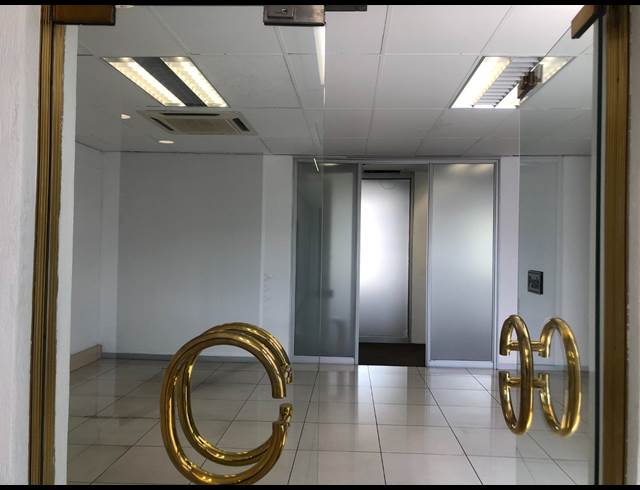 99M² OFFICE TO LET IN HYDE PARK