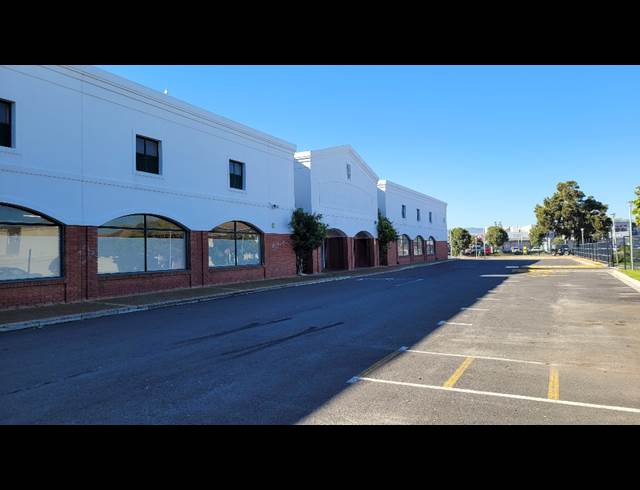 1,648M² RETAIL TO LET IN PARKLANDS
