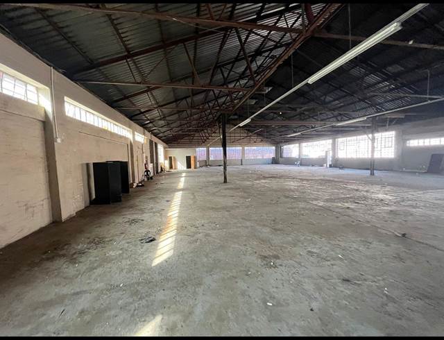 2,421M² WAREHOUSE TO LET IN BOOYSENS RESERVE