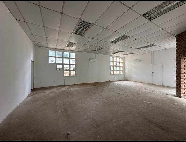151.66M² OFFICE TO LET IN DIE HOEWES