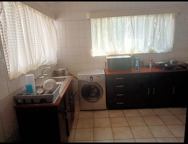 2 bed property to rent in RIDGEWAY