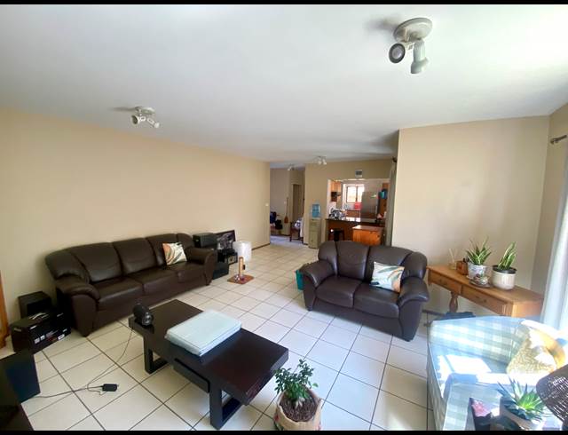 3 BEDROOM SECTIONAL TITLE TO LET IN RANDPARK RIDGE