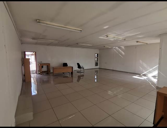 82M² RETAIL TO LET IN VALHALLA