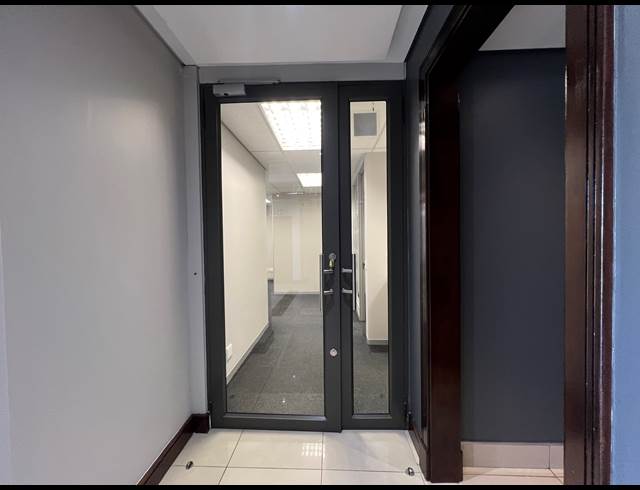 404.30M² OFFICE TO LET IN HIGHVELD
