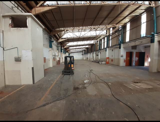 2,200M² FACTORY TO LET IN CHAMDOR
