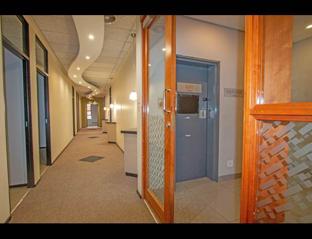 2,000M² OFFICE TO LET IN ROSEBANK