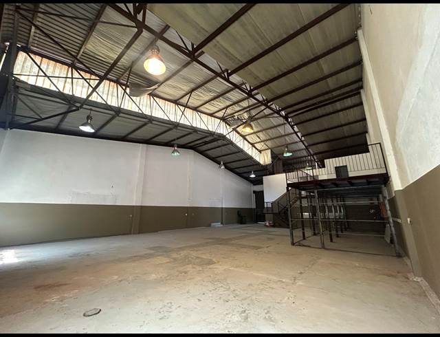 400M² WAREHOUSE TO LET IN SEBENZA