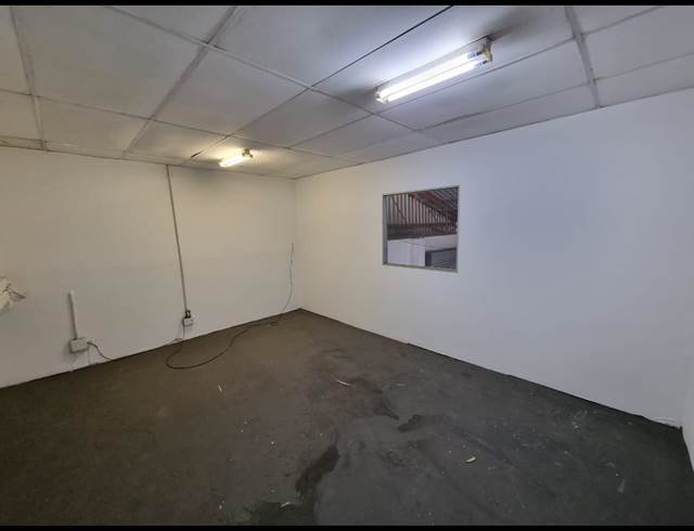 172M² WAREHOUSE TO LET IN STEELEDALE