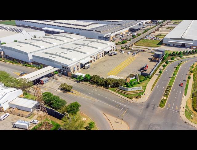 2,494M² WAREHOUSE TO LET IN GOSFORTH PARK