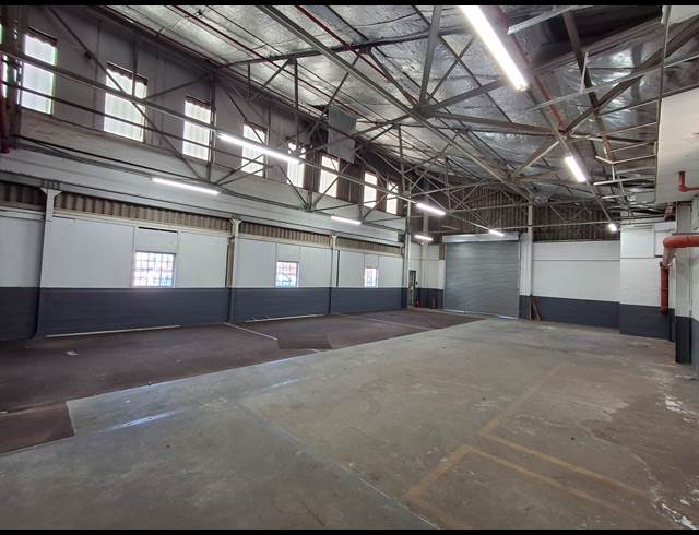 261M² WAREHOUSE TO LET IN CHISELHURST