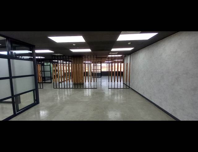 270M² OFFICE TO LET IN WOODMEAD