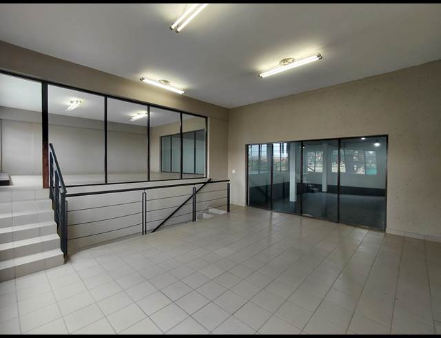 377M² WAREHOUSE TO LET IN POMONA