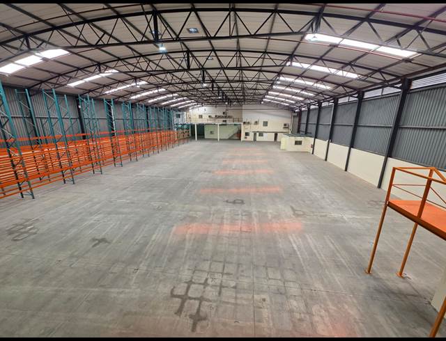 3,100M² WAREHOUSE TO LET IN MARCONI BEAM INDUSTRIA