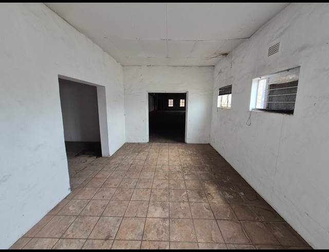 1,200M² WAREHOUSE TO LET IN WADEVILLE