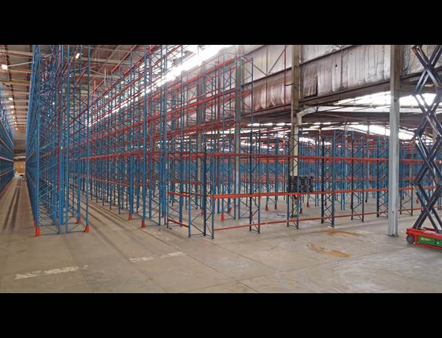 19,294M² WAREHOUSE TO LET IN JET PARK