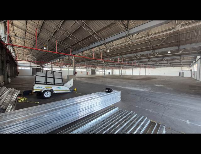 4,280M² WAREHOUSE TO LET IN BOKSBURG EAST