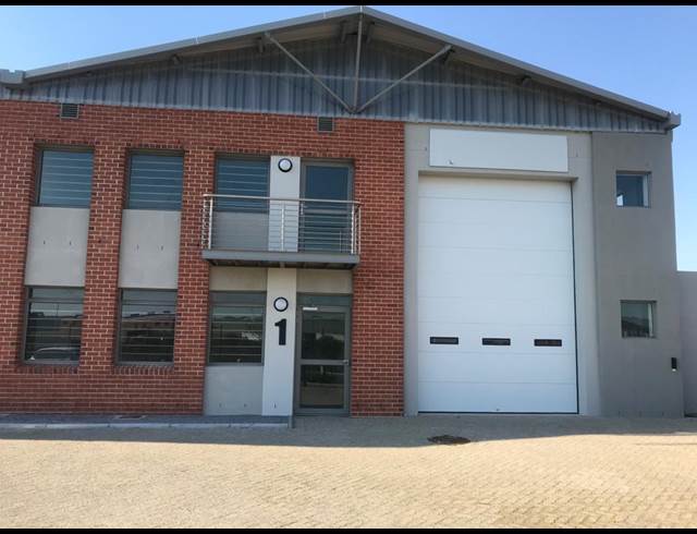 721M² WAREHOUSE TO LET IN STIKLAND INDUSTRIAL