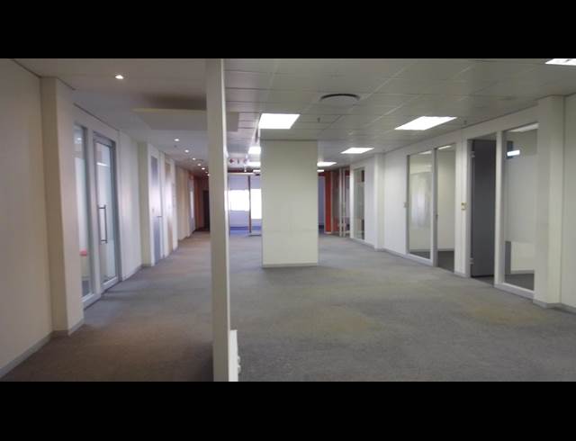 11,180M² WAREHOUSE TO LET IN HALFWAY HOUSE