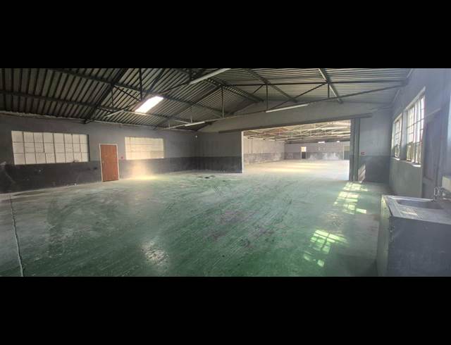 512M² WAREHOUSE TO LET IN ANDERBOLT