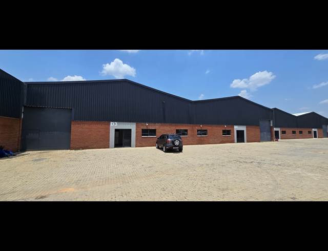1,094M² WAREHOUSE TO LET IN COSMO BUSINESS PARK