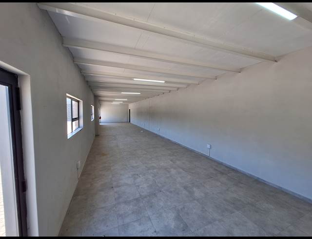 1,094M² WAREHOUSE TO LET IN COSMO BUSINESS PARK