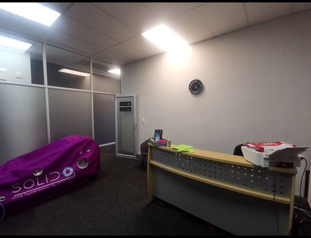 34M² OFFICE TO LET IN RYNFIELD