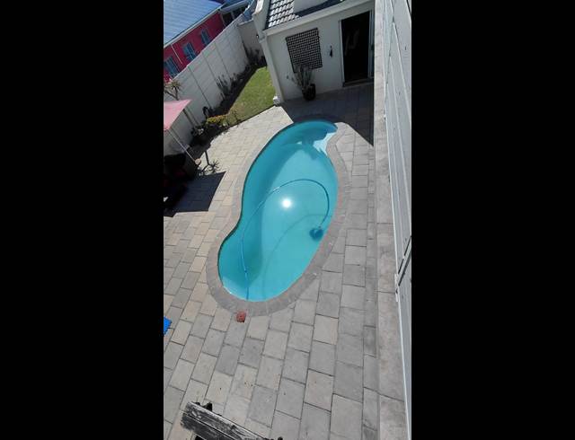 3 BEDROOM APARTMENT TO LET IN BLOUBERG RISE