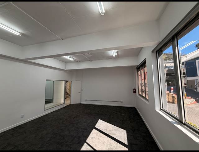 438M² OFFICE TO LET IN GREEN POINT