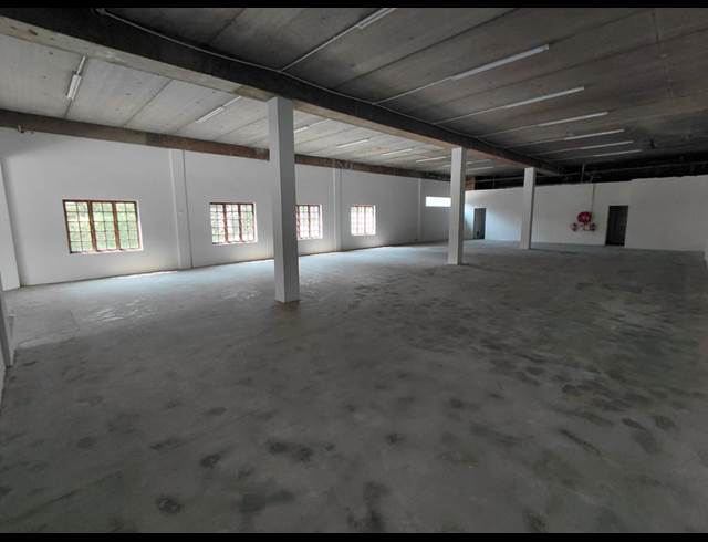 346M² RETAIL TO LET IN HALFWAY HOUSE