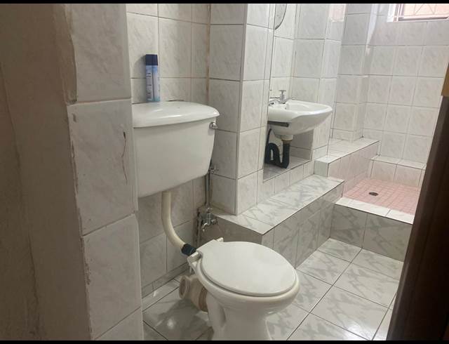 1 BEDROOM ROOM TO LET IN RESERVOIR HILLS