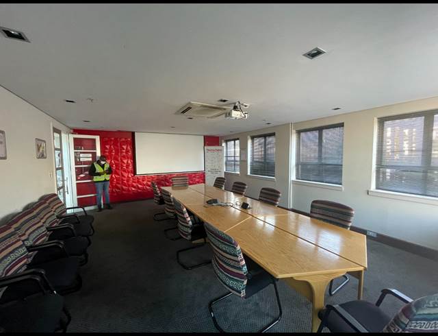 2,313M² FACTORY TO LET IN TUNNEY