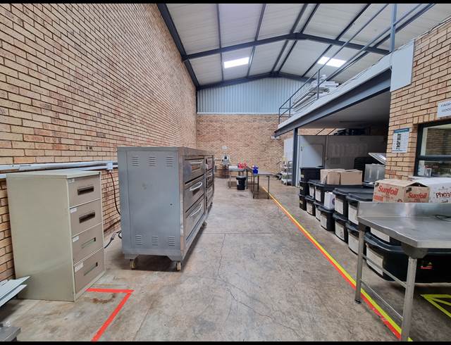278M² WAREHOUSE TO LET IN CROWN