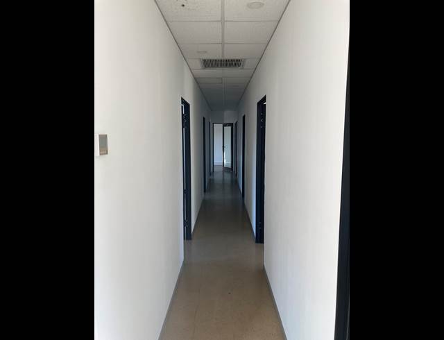 183M² OFFICE TO LET IN GILLITTS