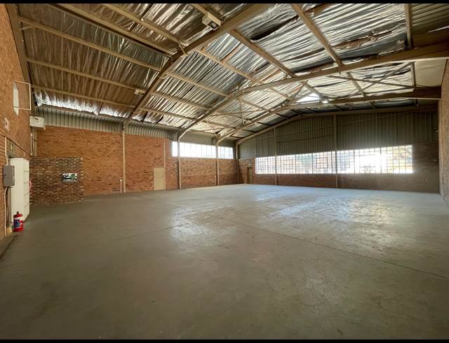 450M² WAREHOUSE TO LET IN HALFWAY HOUSE