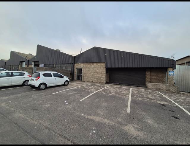 925M² WAREHOUSE TO LET IN PAROW INDUSTRIAL