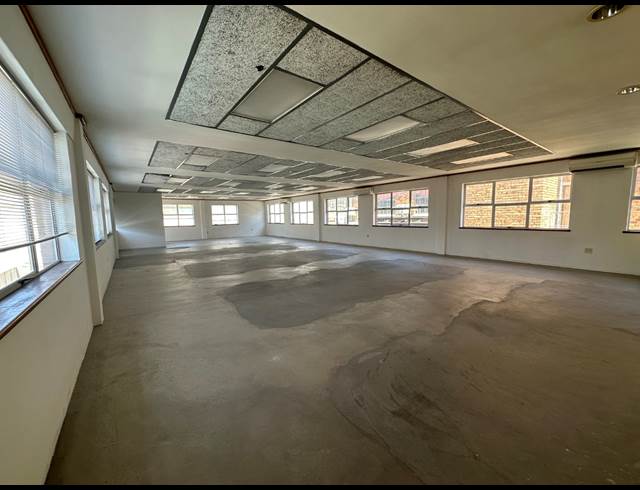 248M² OFFICE TO LET IN PAARDEN EILAND
