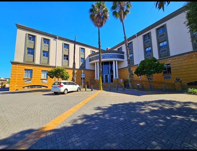 1,083M² OFFICE TO LET IN CENTURY CITY