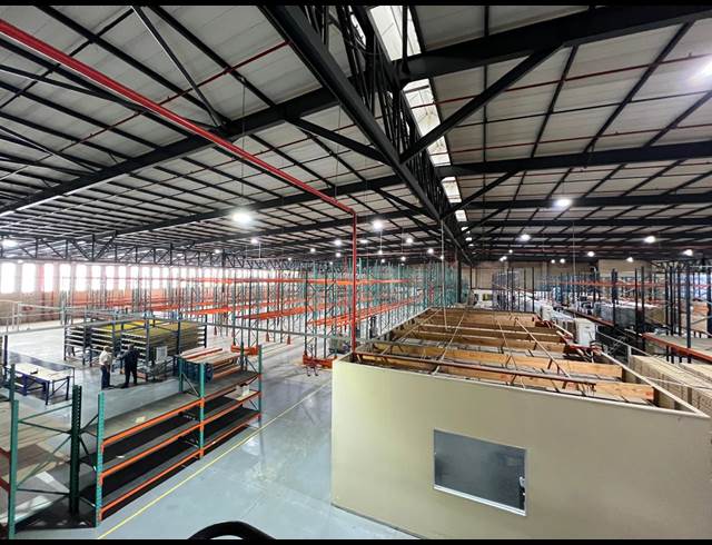 7,487M² WAREHOUSE TO LET IN STRIJDOMPARK