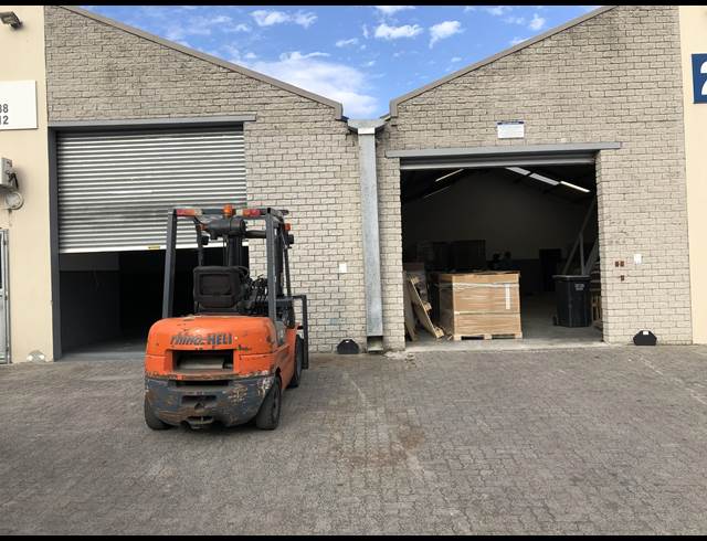190M² WAREHOUSE RENTED IN AIRPORT INDUSTRIA